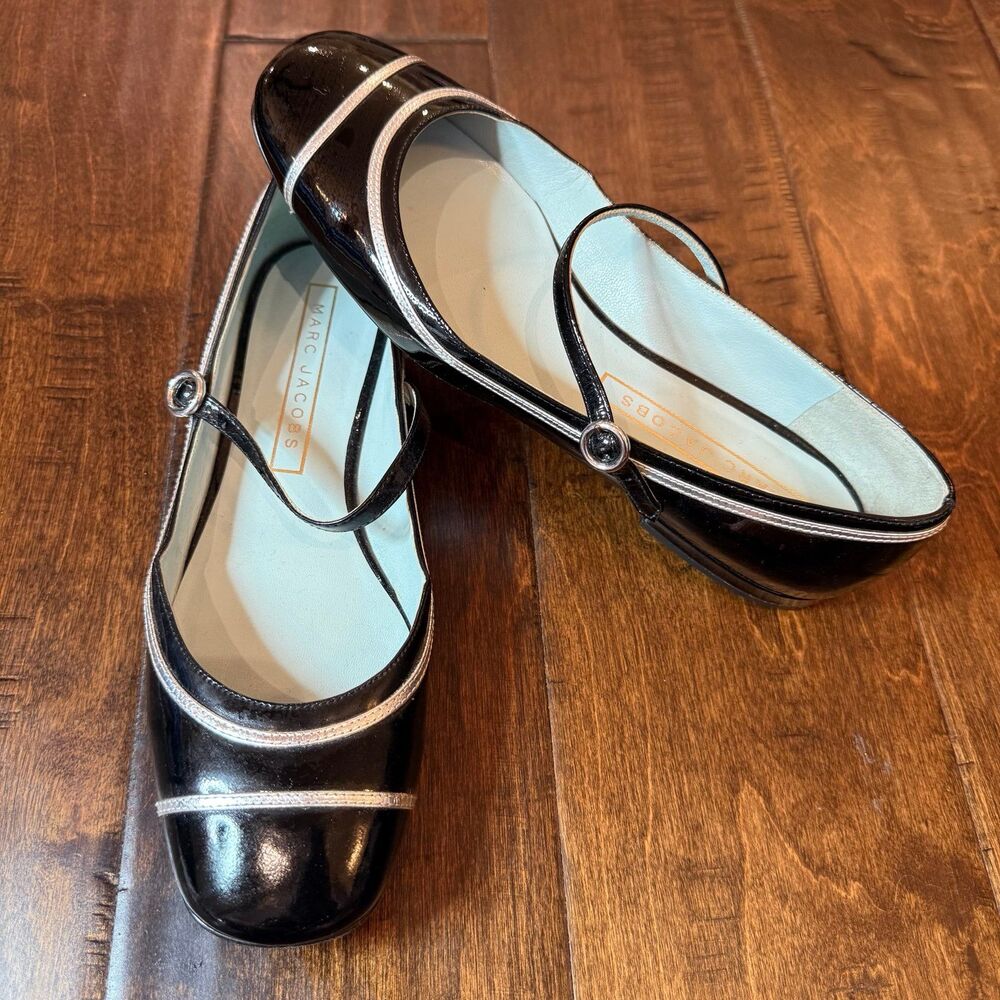 Marc Jacobs Black Patent Glossy Mary Jane Silver Trim Flats size 7 Classy